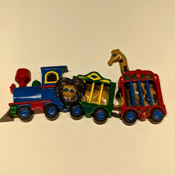 Burwood Circus Train theme set of 2 wall hangings - Picture 2 of 7